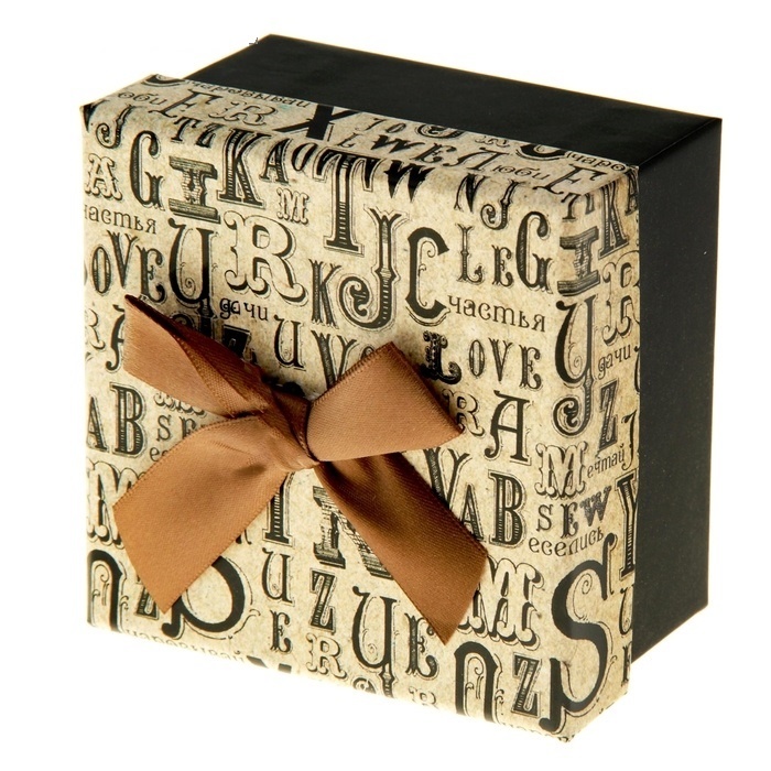 Буквы — коробочка подарочная (9*9*5,5 см)
