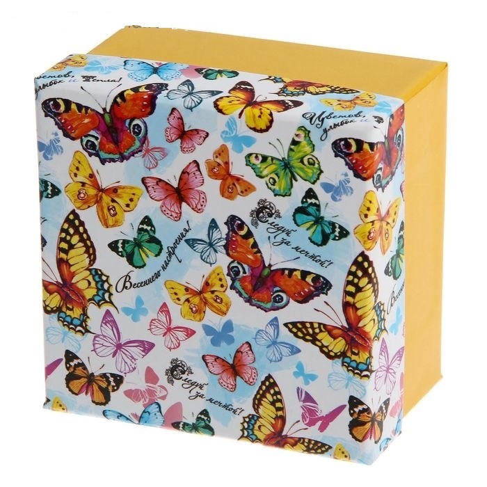 Бабочки — коробочка подарочная (9*9*5,5 см)