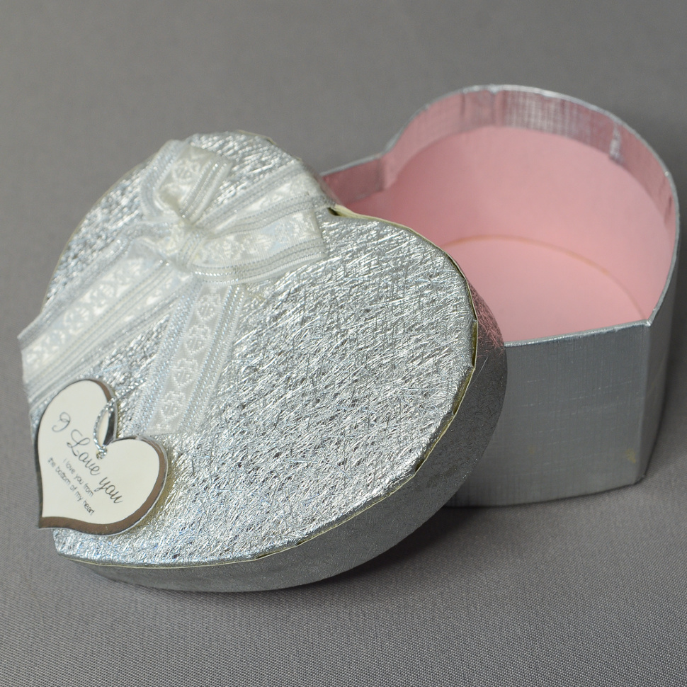 Серебряное сердце - коробочка подарочная (11,5*10,5*5 см)