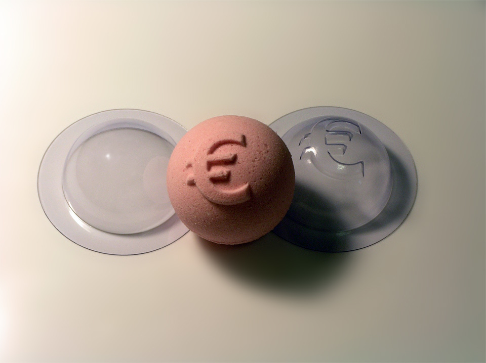 Сфера Евро (2 половинки) — форма пластиковая для бомбочек для ванной