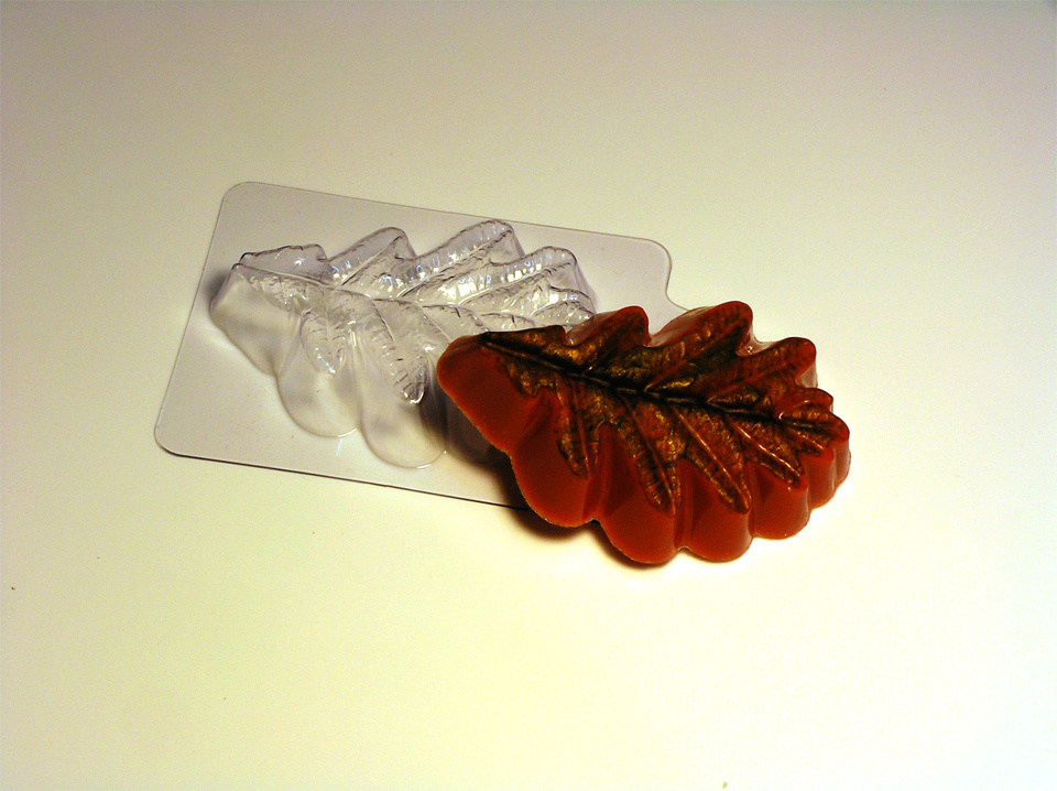 Дубовый лист — форма пластиковая для мыла