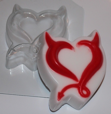 Чертово сердце — форма пластиковая для мыла